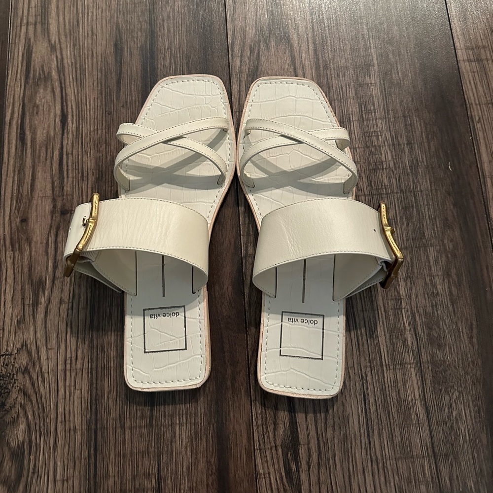 New without tags! Dolce Vita Lowyn Sandals Ivory, size 7